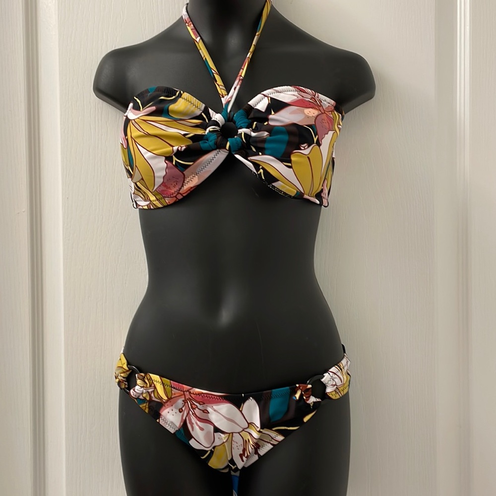 Cupshe bikini flora design removable breast pads ties at back and neck NWT Sz L